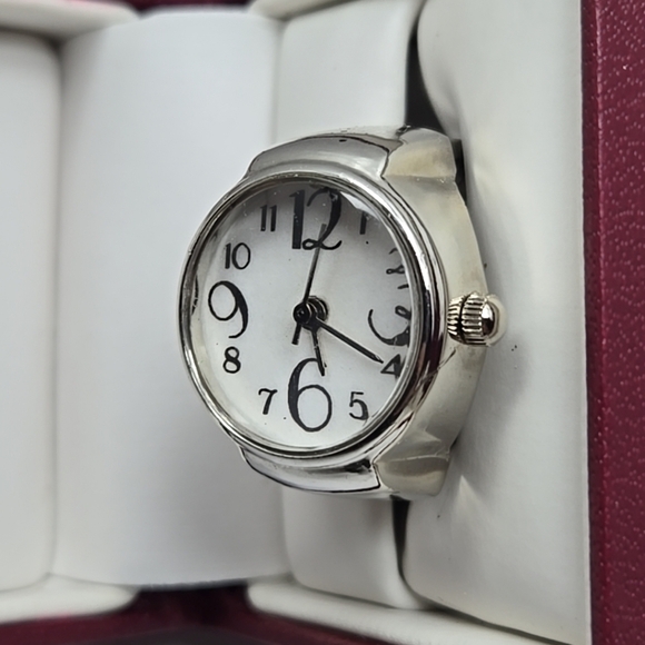 Ladies Carolyn Forsman Ring Watch Silver Tone White Dial Quartz New Battery - Picture 2 of 9